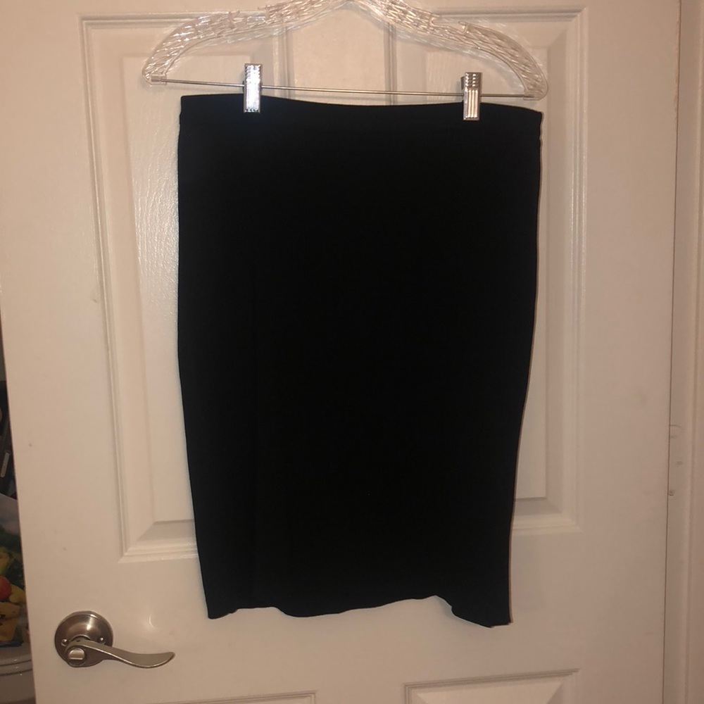 🖤🖤 BLACK KNEE LENGTH SKIRT🖤🖤